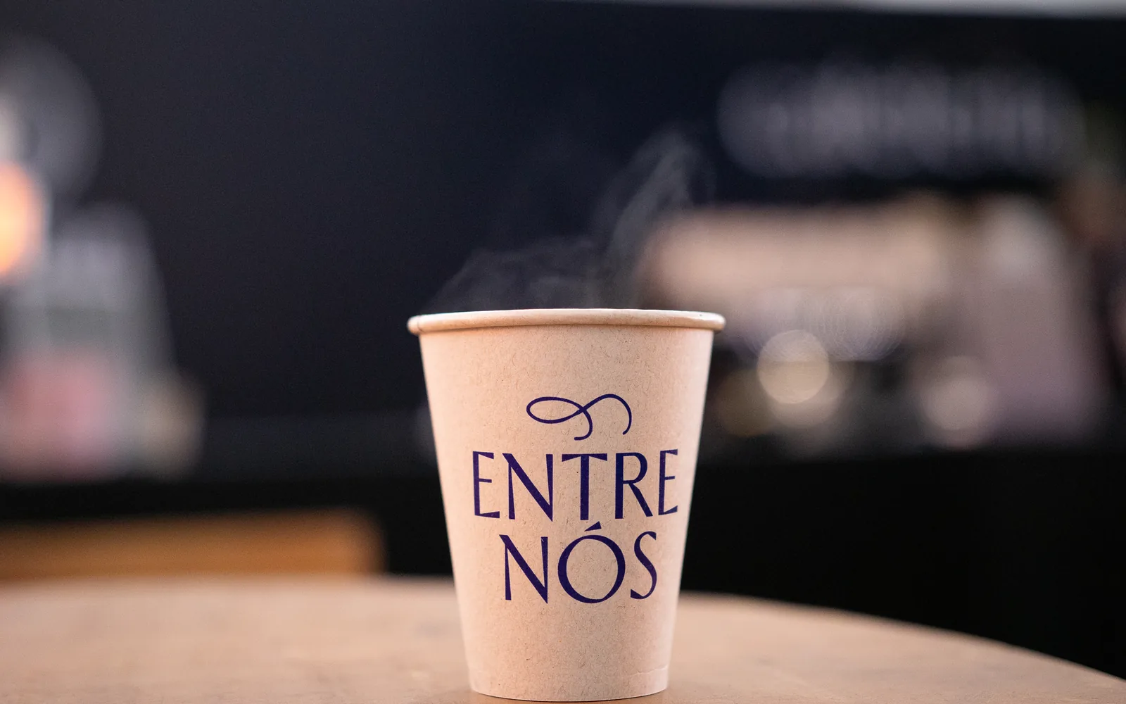 Café servido no copo do Congresso Entre Nós