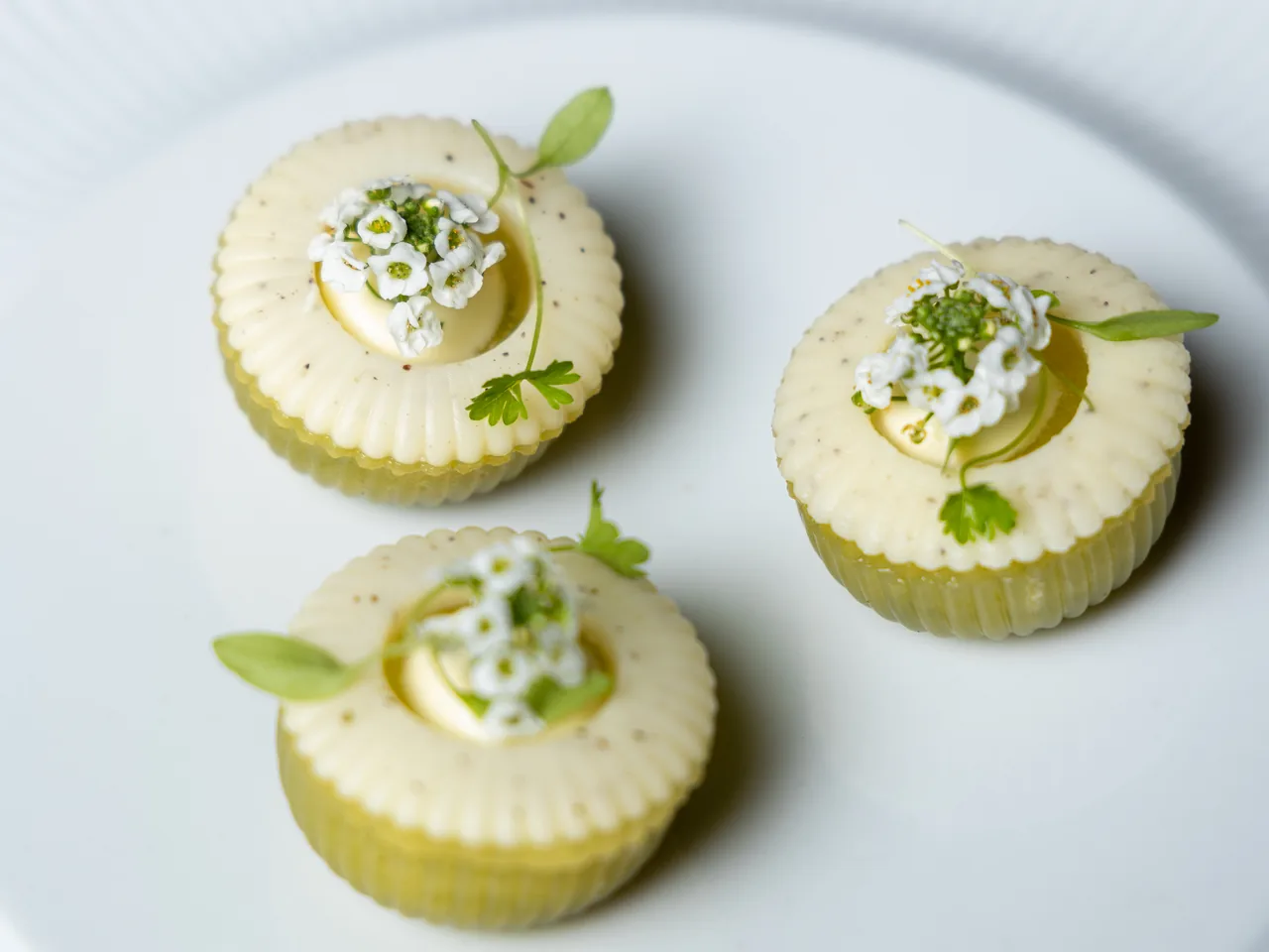 Canapés servidos na recepção