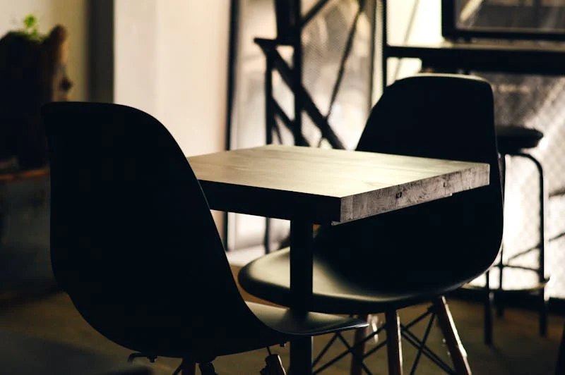 Imagem: (Restaurante vazio - Pexels)